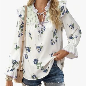 Chic Floral Blouse with Ruffle Sleeves